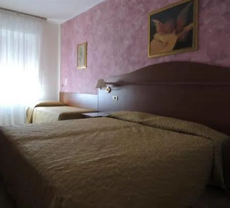 Domus Adele Hotel 2*